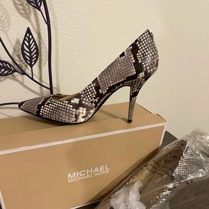 Snake Skin Michael Kors Pumps